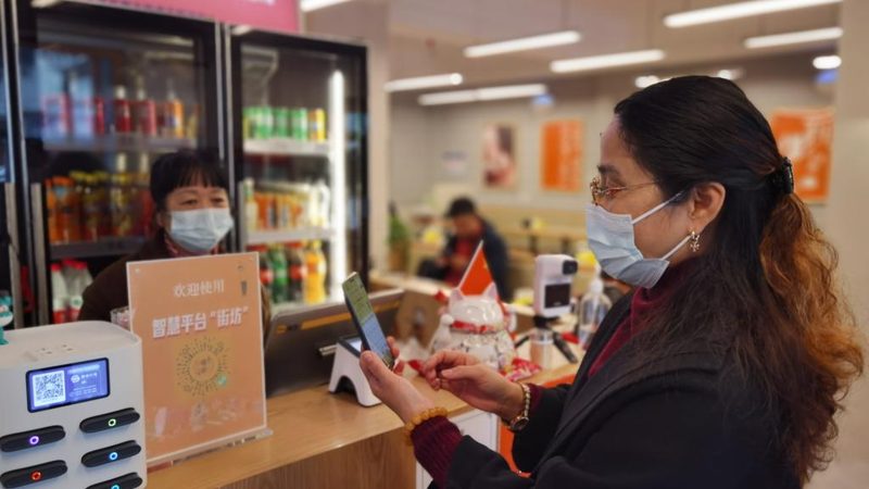 月嫂与育儿嫂：年龄选择背后的考量