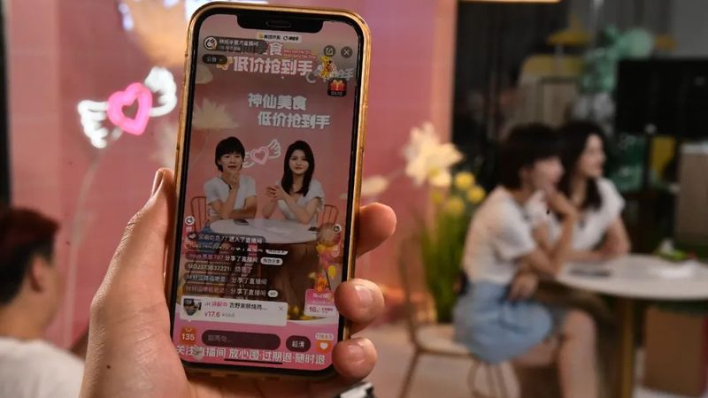 在北京，住家保姆的费用通常由以下几个部分构成：